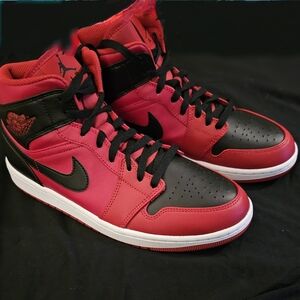 Air Jordan 1 mid 'reverse bred' men's size 9.5